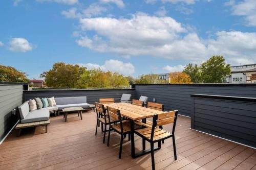 West End Oasis' 2 Side by Side Homes Patios — 4-Star Luxury Hotel in Nashville, United States