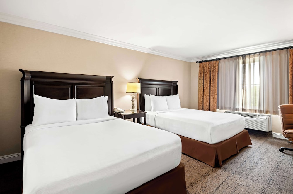 Best Western Ontario Mills Mall - photo 12
