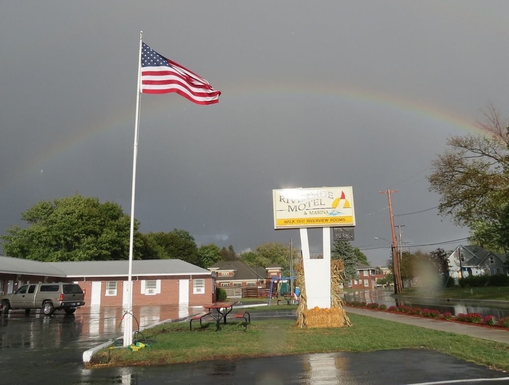 Riverside Motel and Marina Manistee - photo 16
