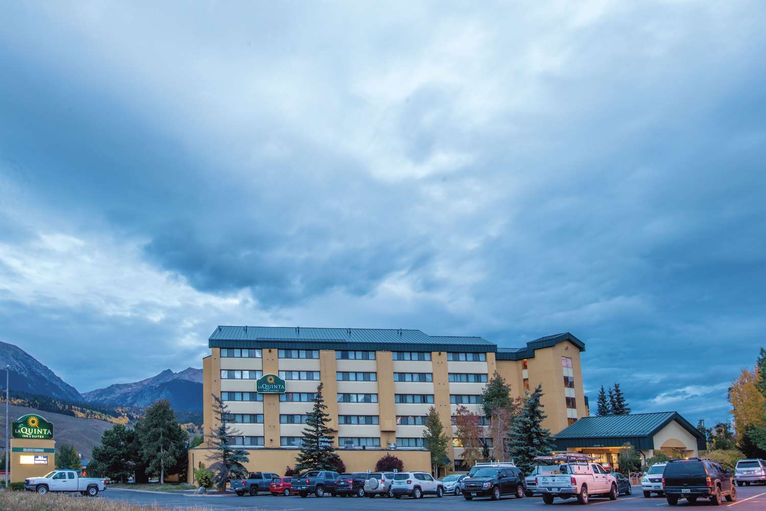 La Quinta Inn & Suites by Wyndham Silverthorne Summit Co - photo 2