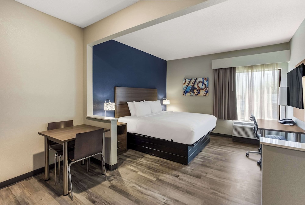 MainStay Suites Bourbonnais Kankakee - photo 13