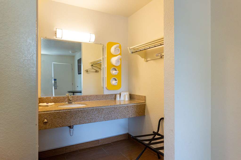 Motel 6 Camp Springs DC South Camp Springs - photo 17