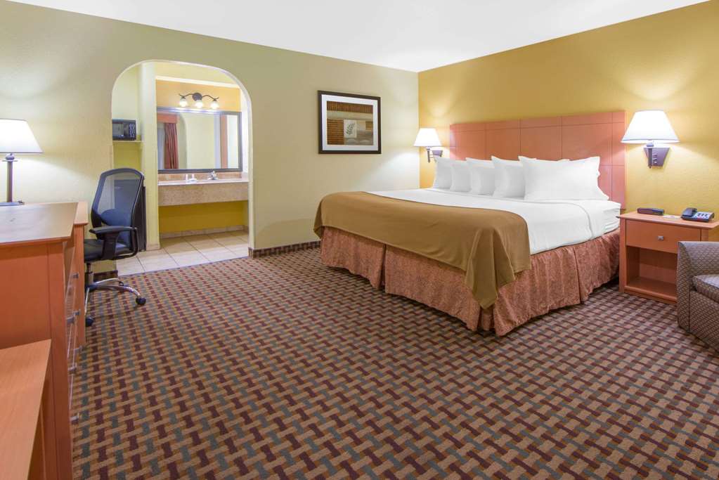 Days Inn by Wyndham Lubbock South - photo 6
