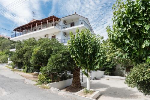 Areti Apartments — 4-Star Luxury Hotel in Poros, Greece
