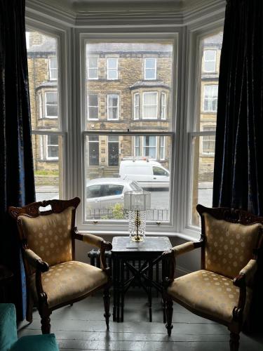 Carlton House Spacious 4 Bed Victorian townhouse