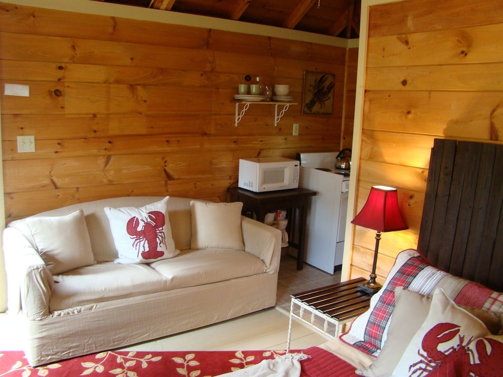 Bay Leaf Cottages & Bistro - photo 32