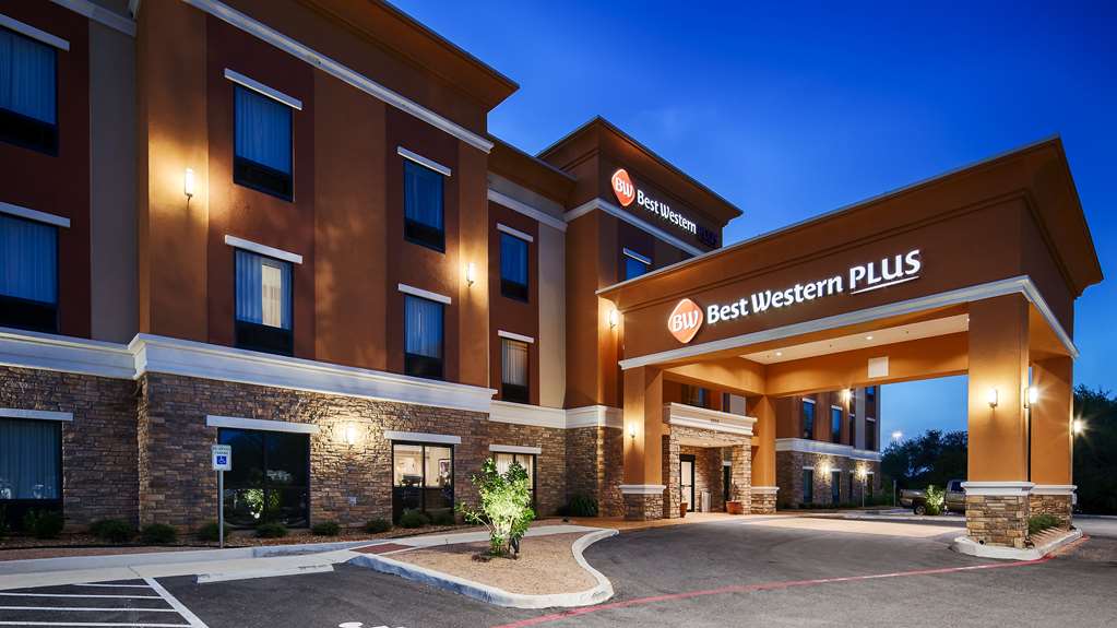 Best Western Plus Elmendorf Hotel San Antonio Hotel - featured photo