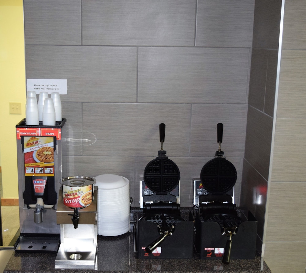 Days Inn by Wyndham Portage Cascade Mountain area - photo 63