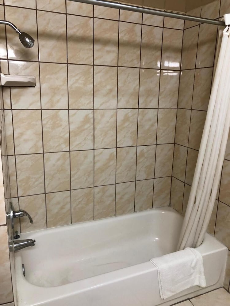 Aqua Inn Motel - photo 17