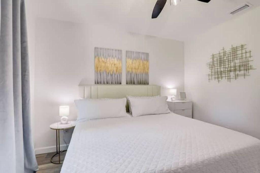 Modern Vacation House — 4-Star Luxury Hotel in Rotonda West, United States