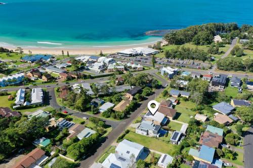 Wallace Waves in Mollymook, Australia