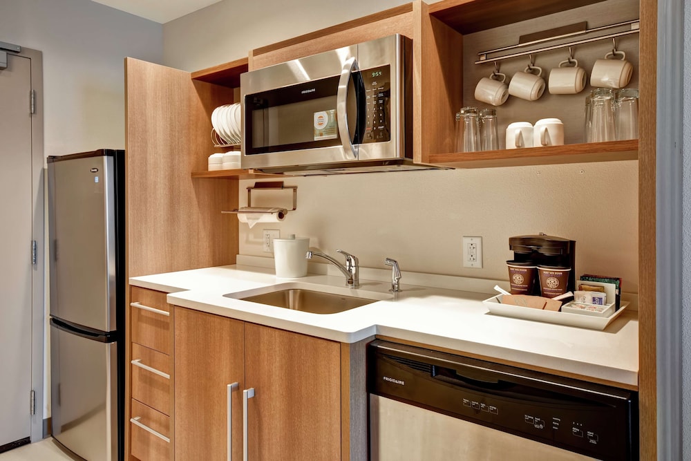 Home2 Suites by Hilton Springfield North - photo 13