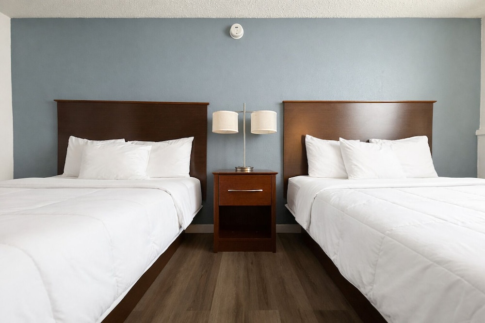 Hotel 8 Fergus Falls in Fergus Falls, United States