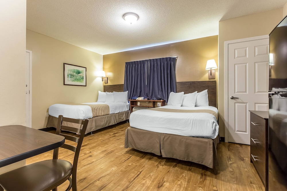 Suburban Studios near University of North Carolina Charlotte - photo 7