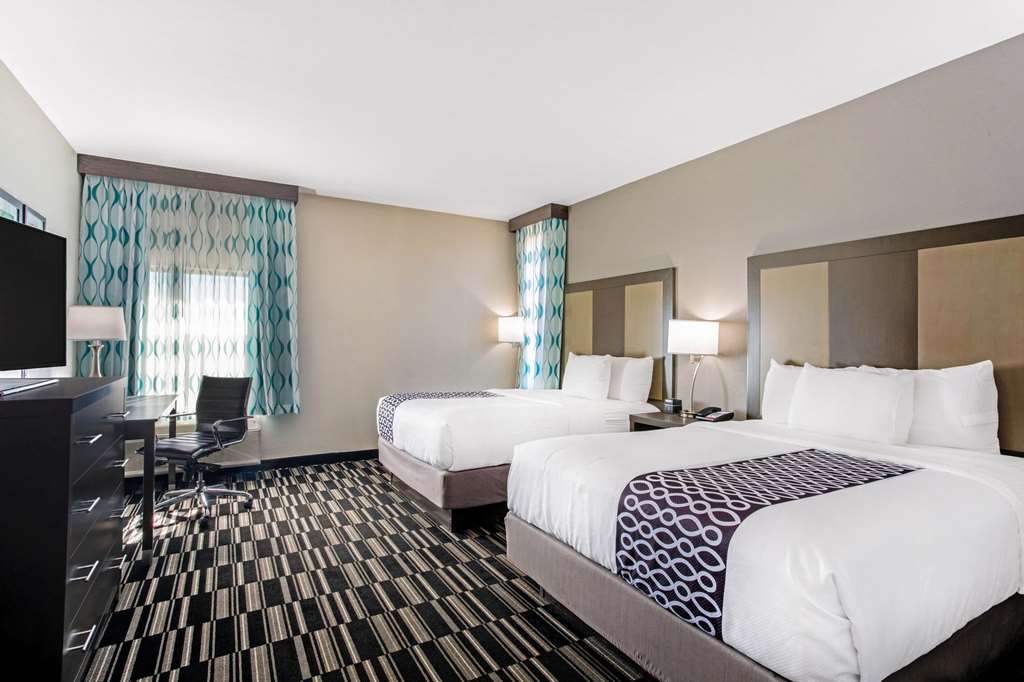 La Quinta Inn & Suites by Wyndham Sweetwater East - photo 12