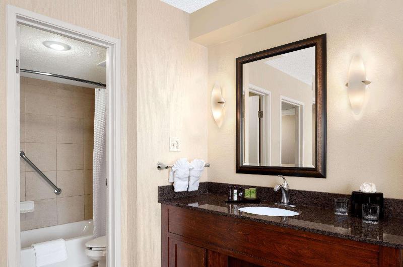 Embassy Suites by Hilton Kansas City Plaza - photo 26
