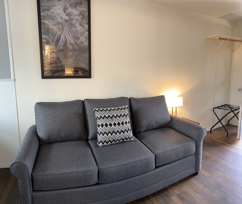 Selkirk Motel - photo 14
