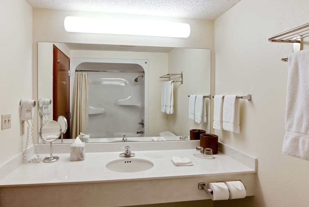 Hawthorn Suites by Wyndham Louisville East - photo 9