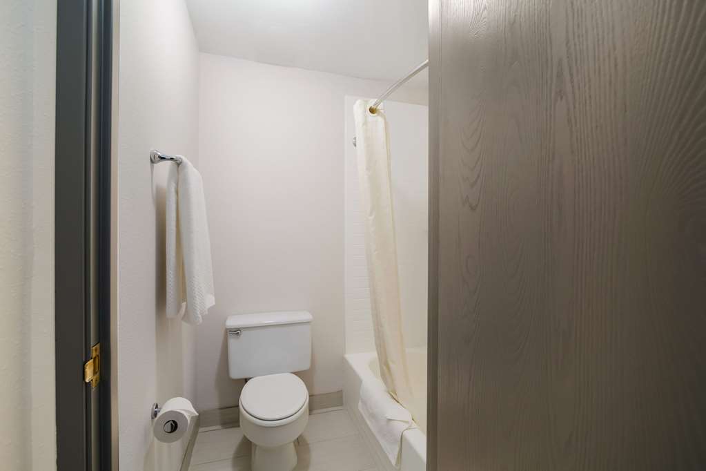 Econo Lodge Williston - photo 13