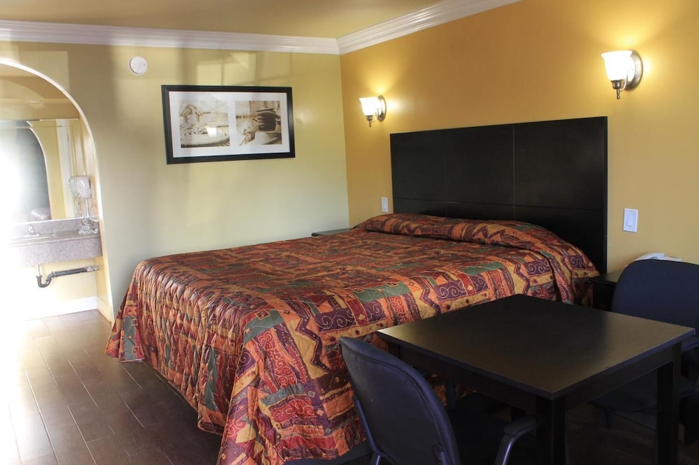El Rancho Inn Hawthorne - photo 9