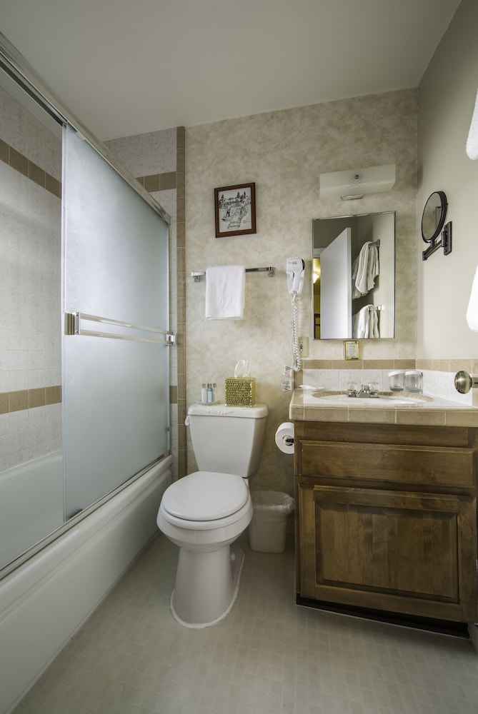 Historic Cary House Hotel - photo 26