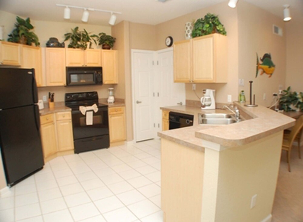 Terrace Palm Haven - photo 9