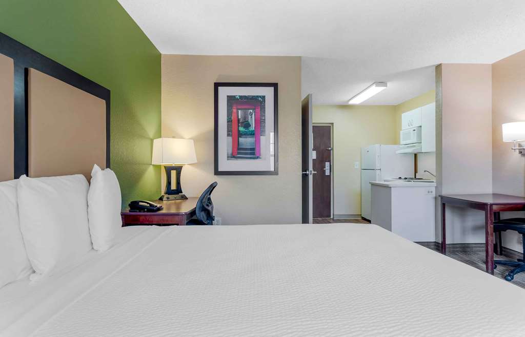 Extended Stay America Suites Houston Galleria Westheimer - photo 8
