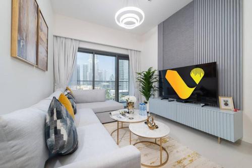 Vogue Downtown Burj Royale near Dubai Mall and Burj Khalifa Two Bedroom Apartment with large Balcony and Access to all Amenities — 4-Star Luxury Hotel in Dubai, United Arab Emirates