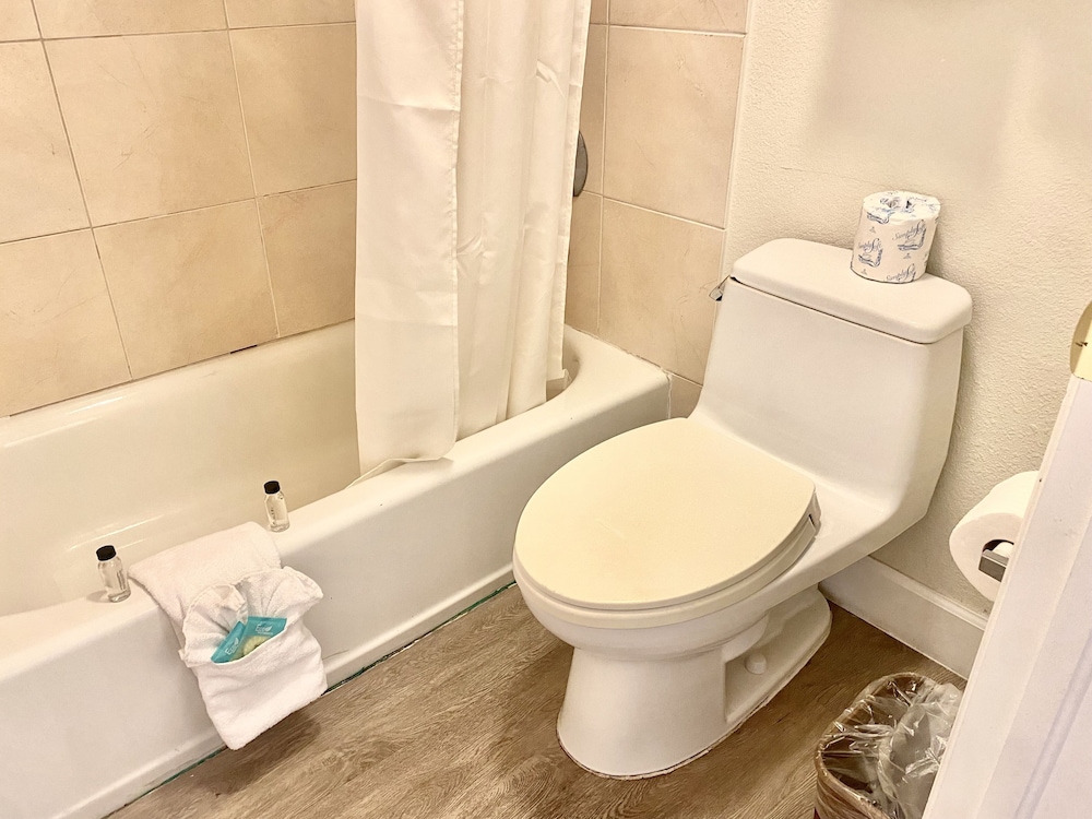 Garden Inn Homestead - photo 35