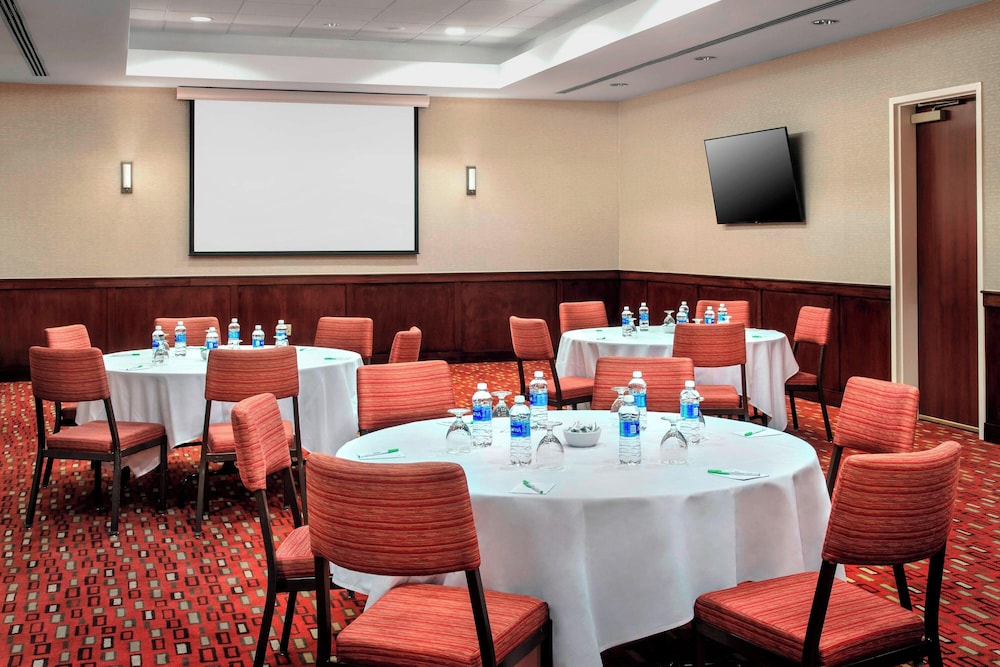 Courtyard by Marriott Charlotte City Center - photo 40