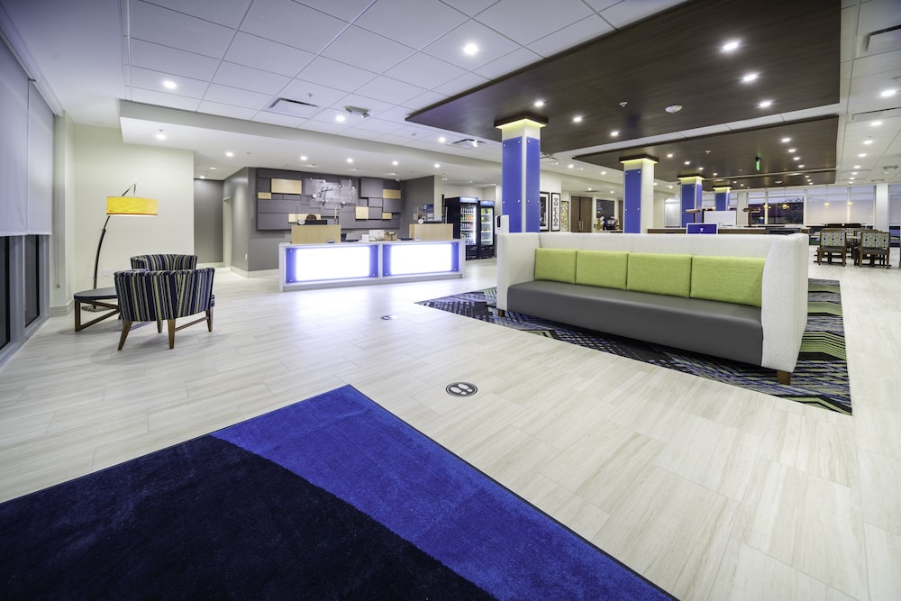 Holiday Inn Express & Suites Fort Myers Airport by IHG - photo 43