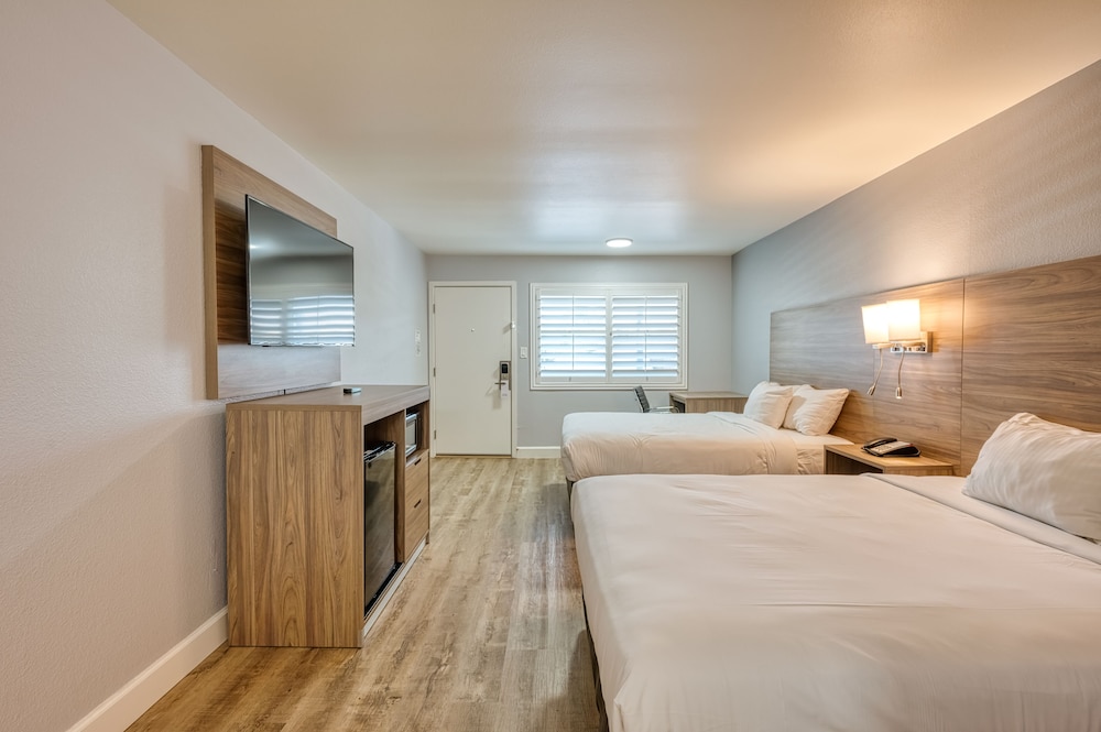 Vagabond Inn San Luis Obispo - photo 14