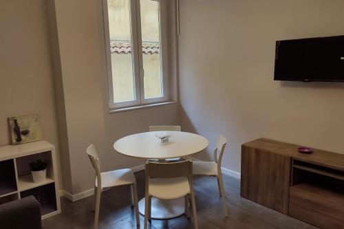 109c Mezzocannone Cozy Apartament Centro Storico — 4-Star Luxury Hotel in Naples, Italy