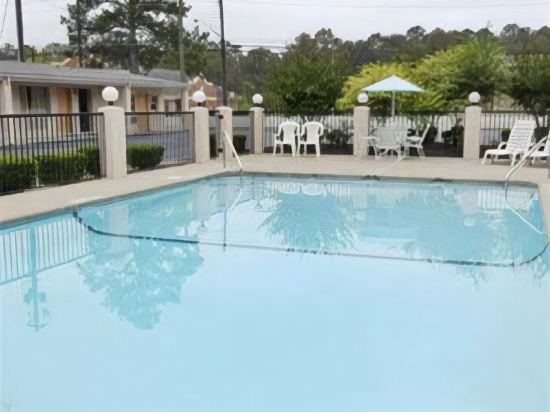 Sunrise Inn and Suites - photo 9