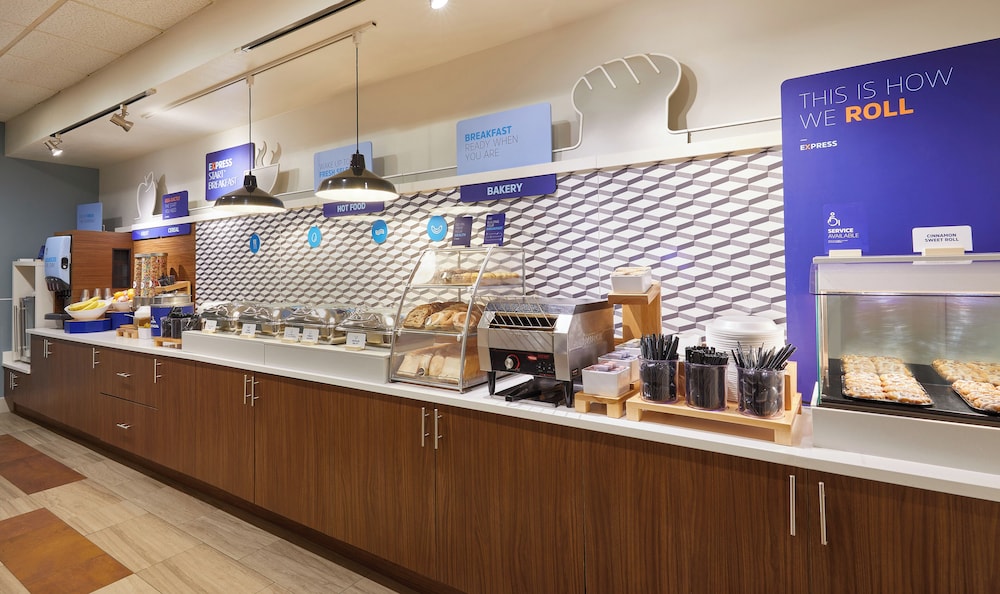 Holiday Inn Express Miami Airport Blue Lagoon Area by IHG - photo 31