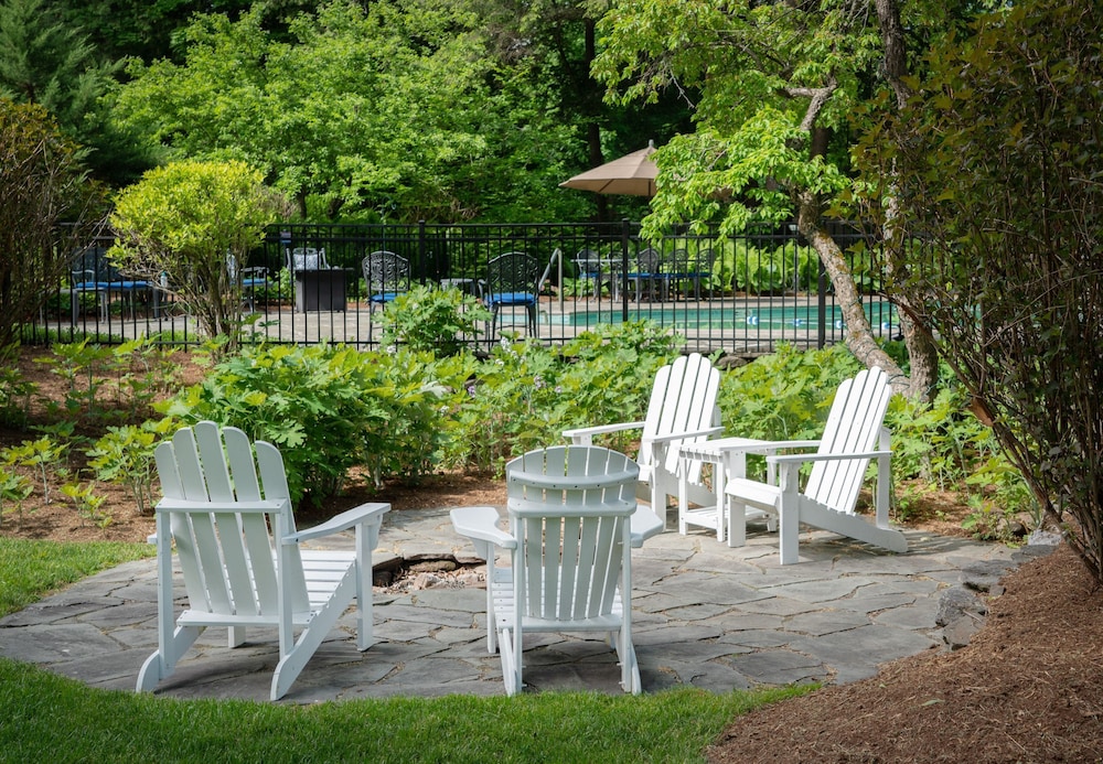 The Blue Horse Inn - photo 16