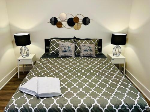 Apt 2 Bedrooms 2 Full Baths FREE Parking & FREE Laundry in Unit — 4-Star Luxury Hotel in The Woodlands, United States