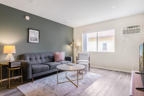 Hollywood 1BR w pool nr Griffith Park trails LAX 117 — 4-Star Luxury Hotel in Los Angeles, United States