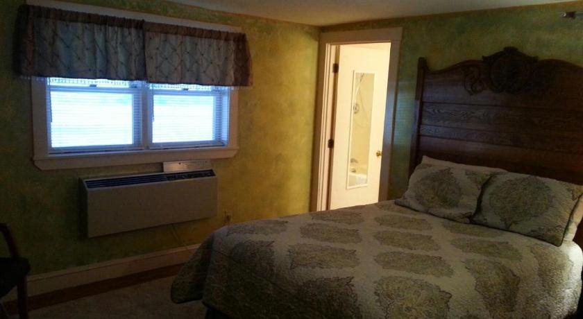 Gunstock Inn & Suites - carbon neutral hotel in Gilford