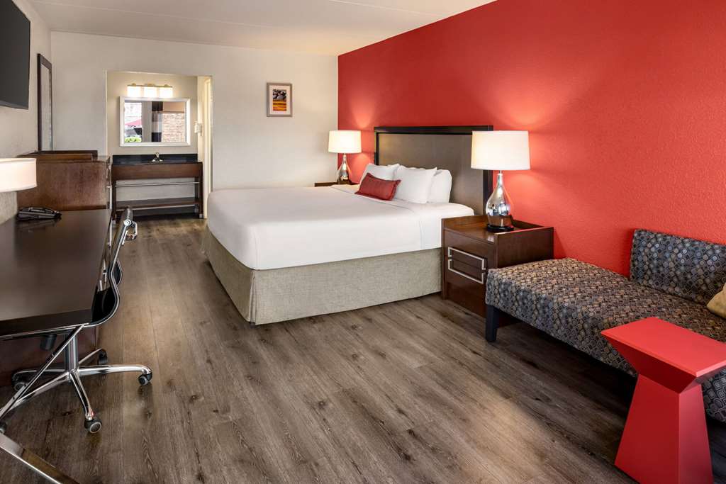 Ramada by Wyndham Albuquerque Airport - photo 24