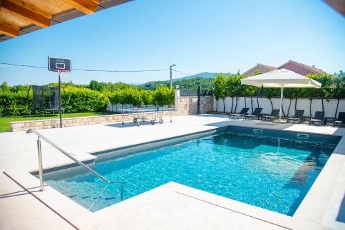 Vacation villa Matic with 7 bedrooms — 4-Star Luxury Hotel in Sinj, Croatia