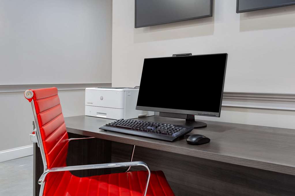 Ramada by Wyndham Hartford North Bradley Airport - photo 36