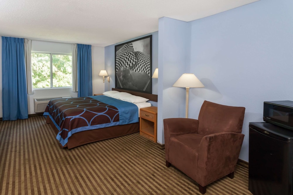 Super 8 by Wyndham Huntington - photo 8