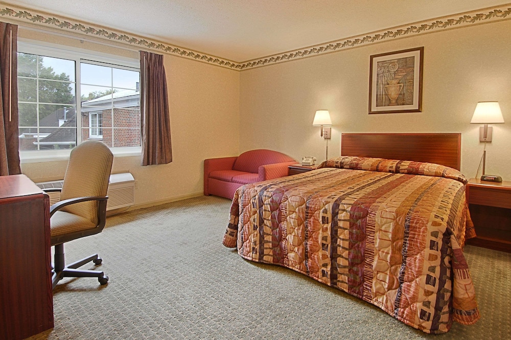 Days Inn by Wyndham Cleveland Lakewood - photo 9