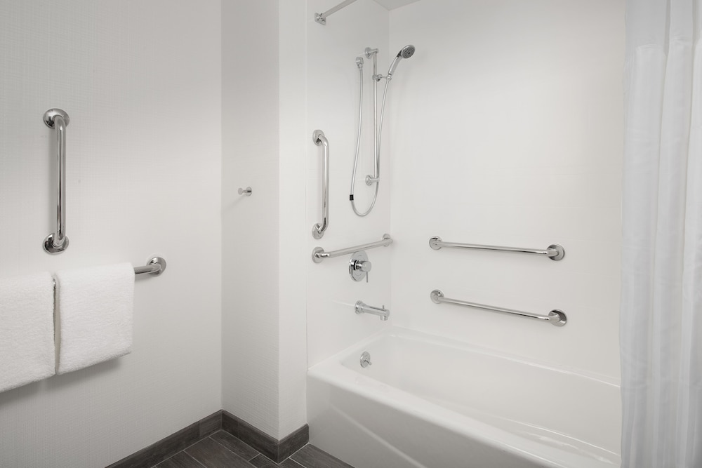 Hilton Garden Inn Westchester Dobbs Ferry NY - photo 17