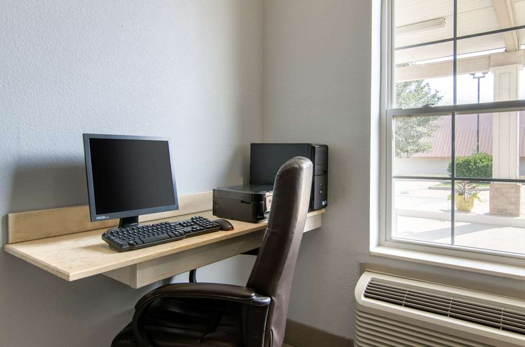 Quality Inn Kearney Liberty - photo 24