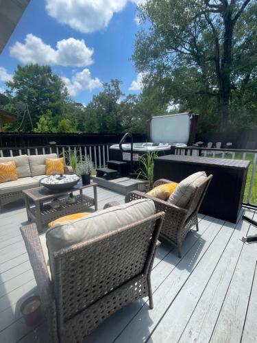 Honeycomb Hideout - carbon neutral hotel in Franklinton