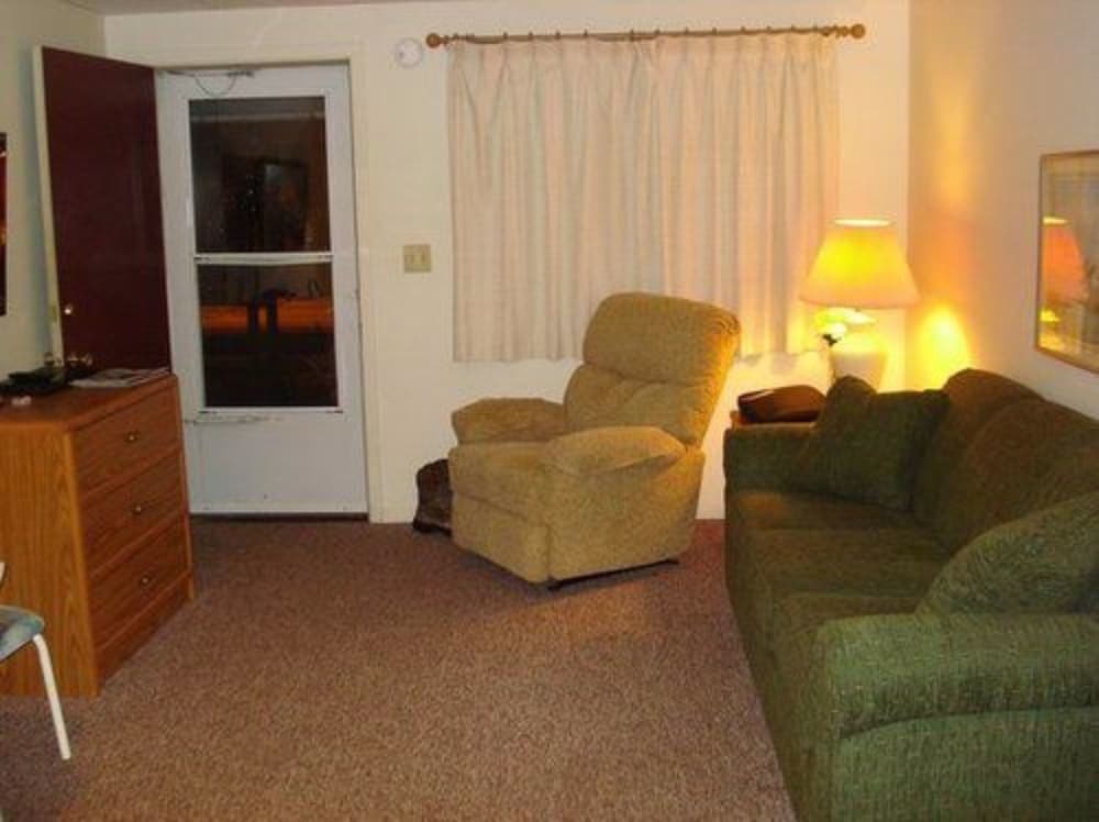 Lakeshor Motor Inn - photo 34