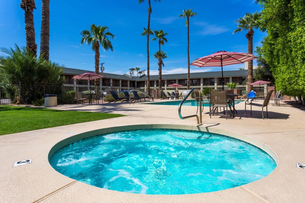 Howard Johnson Scottsdale Old Town - photo 14