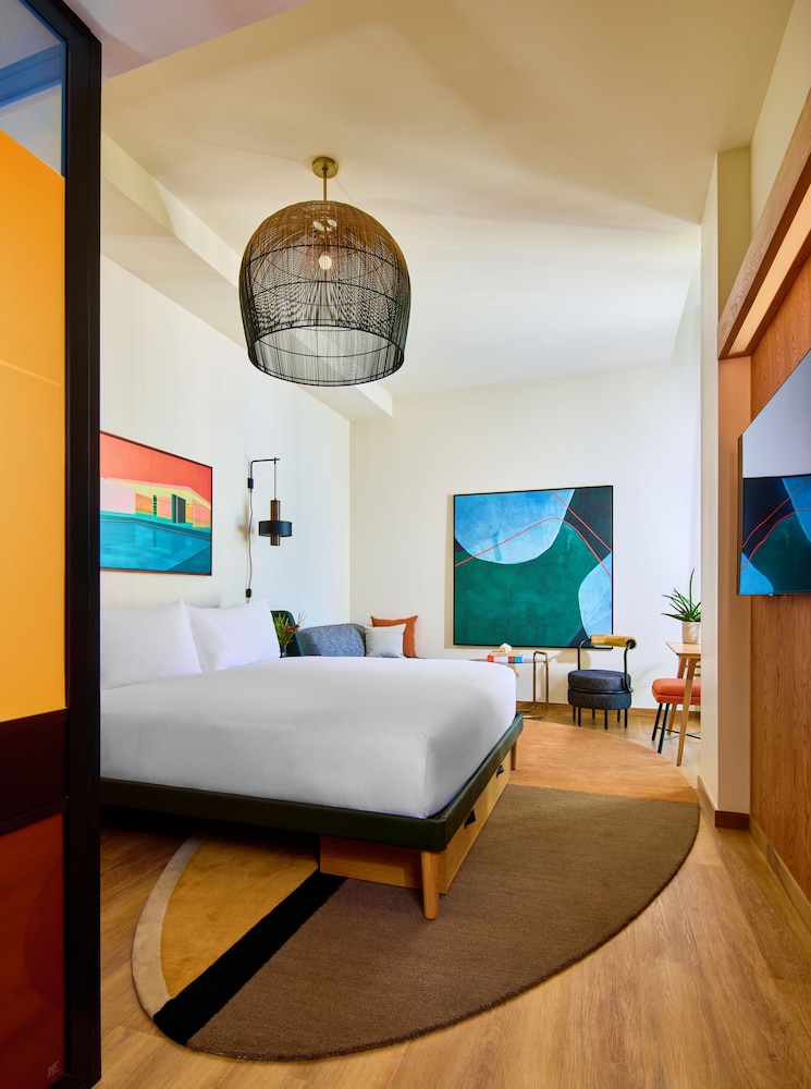 Hollywood Volume A Tribute Portfolio Hotel - photo 6
